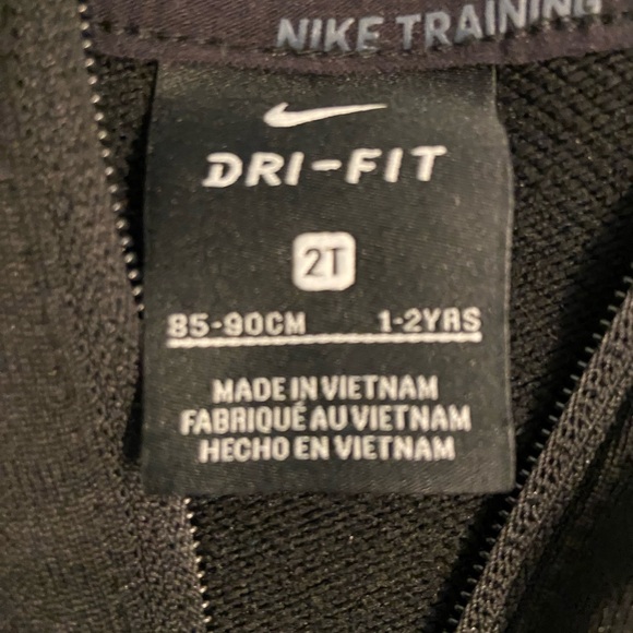 Nike 2T Dry-Fit Hoodie - Picture 2 of 4